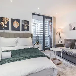 Apartment The Canary Hub, London